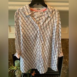 Ladies Foxcroft Blouse With An All over Toucan Print. Size 18 W